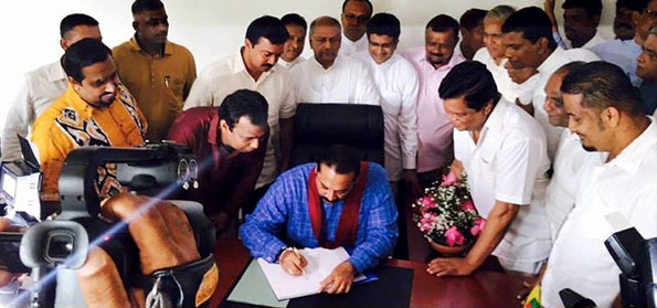 Mahinda Rajapaksa at new political office