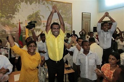 Arrest warrent Mohamed Nasheed Maldives