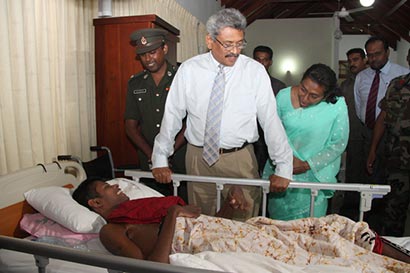 Defence Secretary pays a New Year visit to Mihindu Seth Medura
