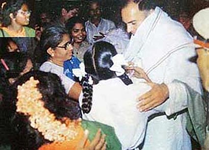 Minutes before assasination Rajiv Gandhi by LTTE