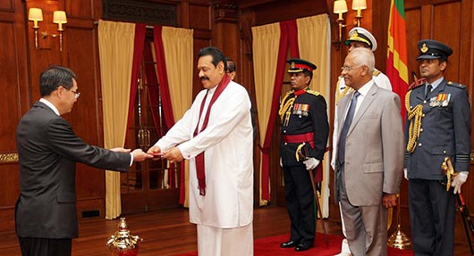 Envoys of four nations present credentials to President Rajapaksa