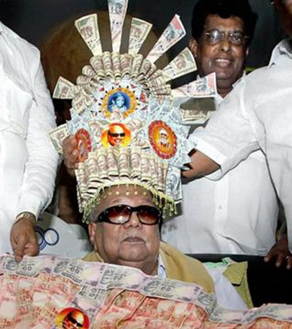 Karunanidhi currency crown and garland