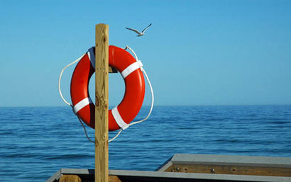 lifeguards rescued people drawn in Kirinda water of Sri Lanka