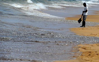 Oil slick water in Colombo sea