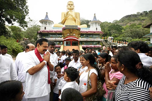 President Mahinda Rajapaksa visits Rangiri Dambulla