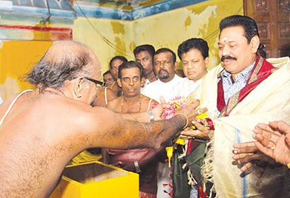 President Mahinda Rajapaksa paid homage at the Kathiresan Kovil in Anuradhapura