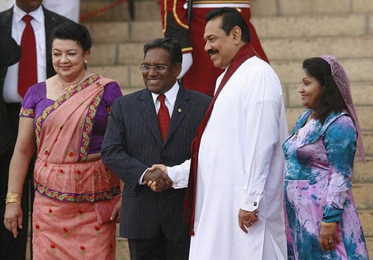 Sri Lanka President Mahinda Rajapaksa with Maldives President Mohamed Waheed in Colombo - Sri Lanka