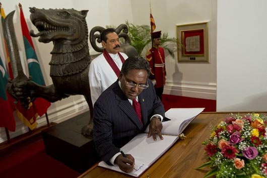Sri Lanka President Mahinda Rajapaksa with Maldives President Mohamed Waheed in Colombo - Sri Lanka