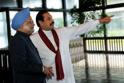 Sri Lanka President Mahinda Rajapaksa with India Prime Minister Manmohan Singh