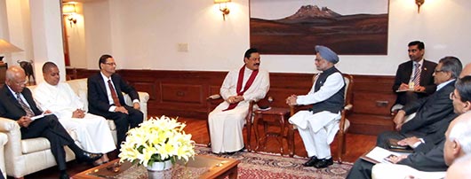 President Rajapaksa meets Indian PM Dr Singh