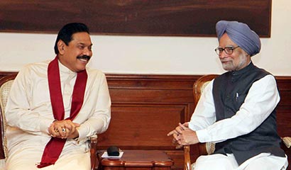 President Rajapaksa meets Indian PM Dr Singh