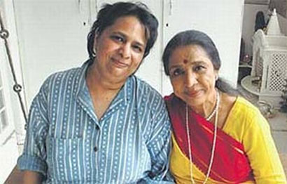 Asha Bhosle with daughter Varsha Bhosle