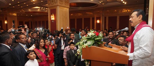 Sri Lankans in Kuwait meet the President