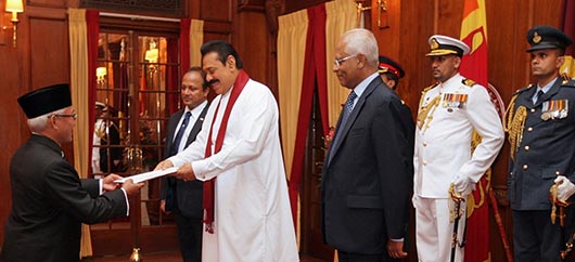 Four foreign envoys to Sri Lanka present credentials