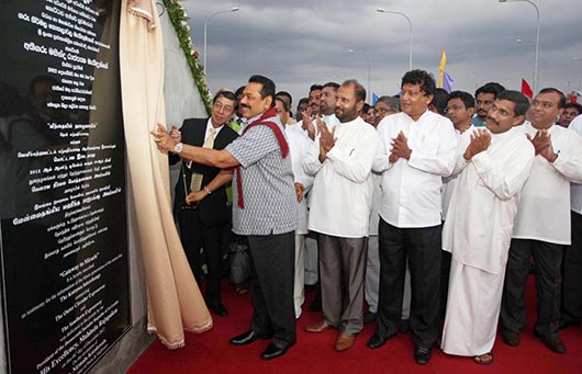 President Rajapaksa declares open Sri Lanka’s first Travel Service Centre on an Expressway
