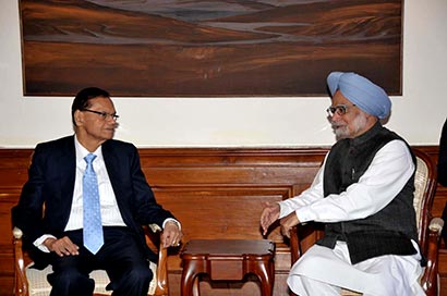 Minister Peiris calls on Prime Minister Manmohan Singh