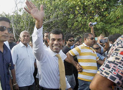 Nasheed leaves Indian embassy after ‘deal’