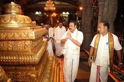 Rajapaksa prays at Tirumala temple