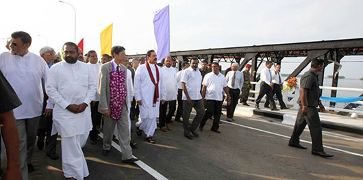 President Rajapaksa declares open Kalladi Bridge linking East and South