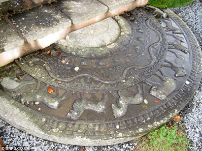 1,300 year old Buddhist temple stone used by family as a doorstep sells for £500,000 at auction