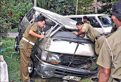 Couple die on Southern Expressway accident