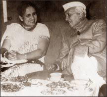 Sirimavo with Pandit Jawaharlal Nehru