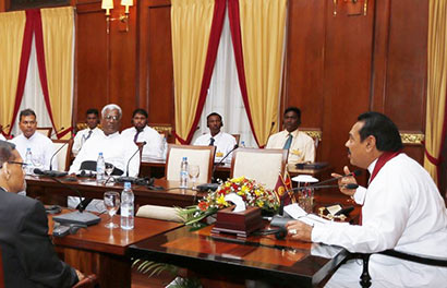 President Mahinda Rajapaksa met the Catholic clergy from the Diocese of ‪Mannar‬