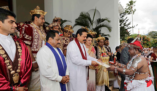 Kandy Esala Perahera comes to an end: Perahera Sannasa to the President