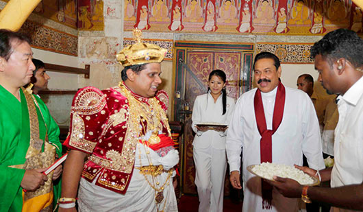 The visiting princesses of Japan and Thailand paid homage to Sri Dalada Maligawa (Temple of the Tooth) in Kandy