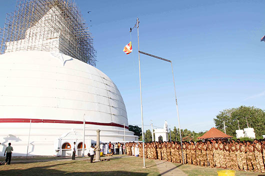 President Rajapaksa declares open the Wahalkada at Tissamaharama Raja Maha Viharaya