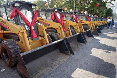Skid steer loaders donated by China to Sri Lanka