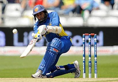 TM Dilshan batting