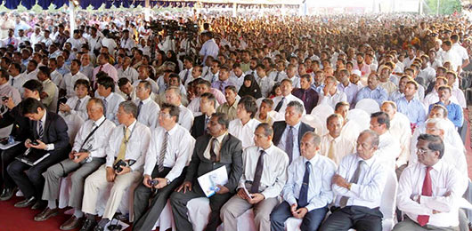 The President declares open the Manmunai Bridge linking Batticaloa and Ampara Districts