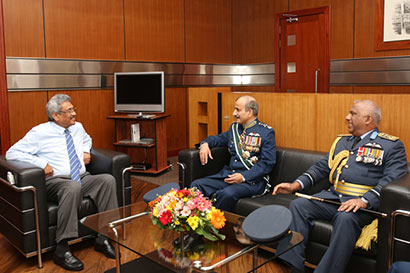 Pakistan Air Force chief Air Chief Marshal Tahir Rafique Butt called on Secretary of Defence Gotabaya Rajapaksa