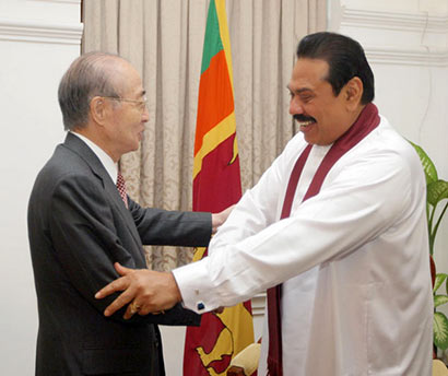 Senior Japanese Diplomat Yasushi Akashi Meets President Rajapaksa