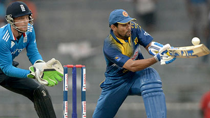 T.M.Dilshan batting