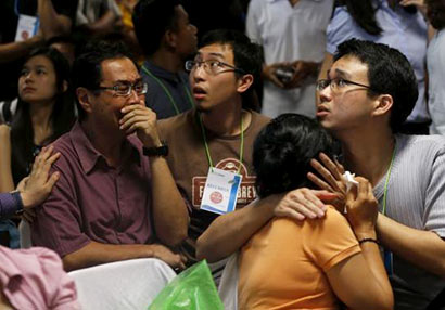  Bodies, debris from missing AirAsia plane pulled from sea off Indonesia