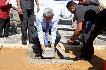 Secretary Defence and Urban Development Mr. Gotabaya Rajapaksa Lays foundation stone for Colombo City Center