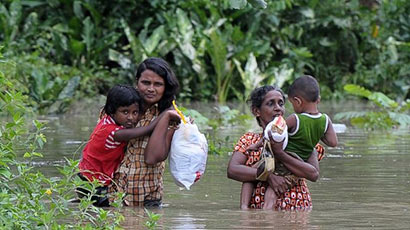 Floods displace in Sri Lanka