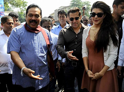 Sri Lanka President Mahinda Rajapaksa with Salman Khan, Jacqueline Fernandez