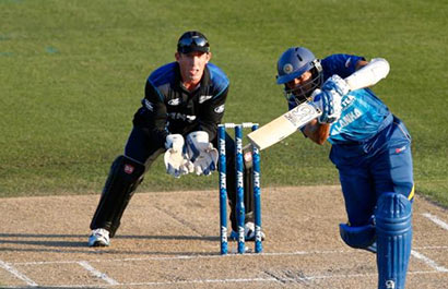 T.M. Dilshan batting