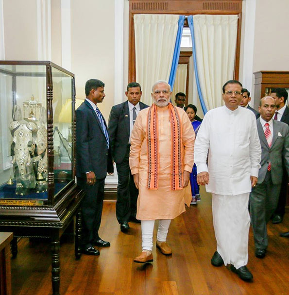 Indian Prime Minister Narendra Modi met Sri Lanka President Maithripala Sirisena