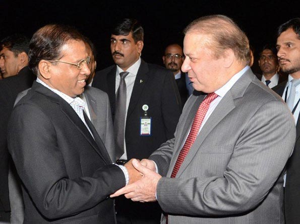 Sri Lanka President Maithripala Sirisena with Pakistan Prime Minister Nawaz Sharif