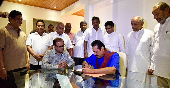 Mahinda Rajapaksa signs nomination papers