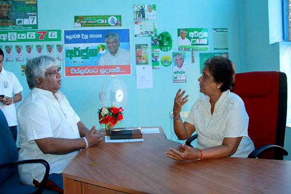 Arjuna Ranatunga with  Chandrika Kumaratunga