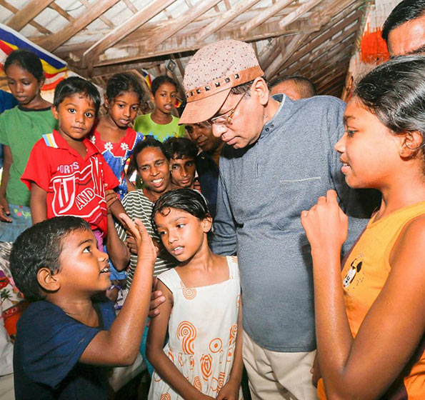 President Maithripala Sirisena visits flood affected areas