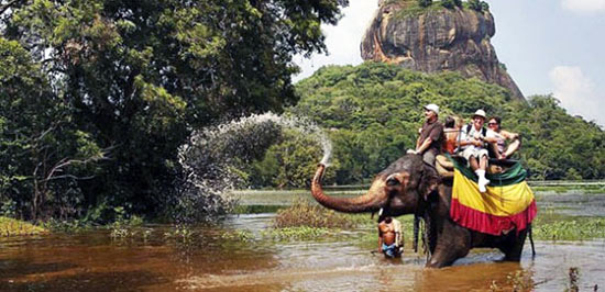 Chinese tourists in Sri Lanka