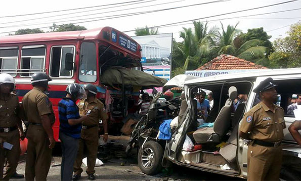 Bus and van collision in Jaffna