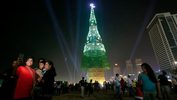 World's tallest artificial Christmas tree in Sri Lanka