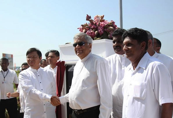 Ranil Wickremasinghe with Yi Xian Ling